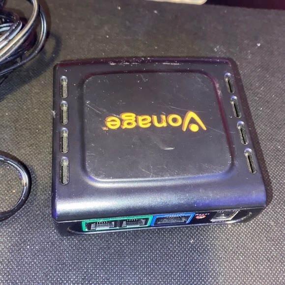 D-Link VTA-VR Broadband Telephone Adapter with Vonage - Picture 2 of 3